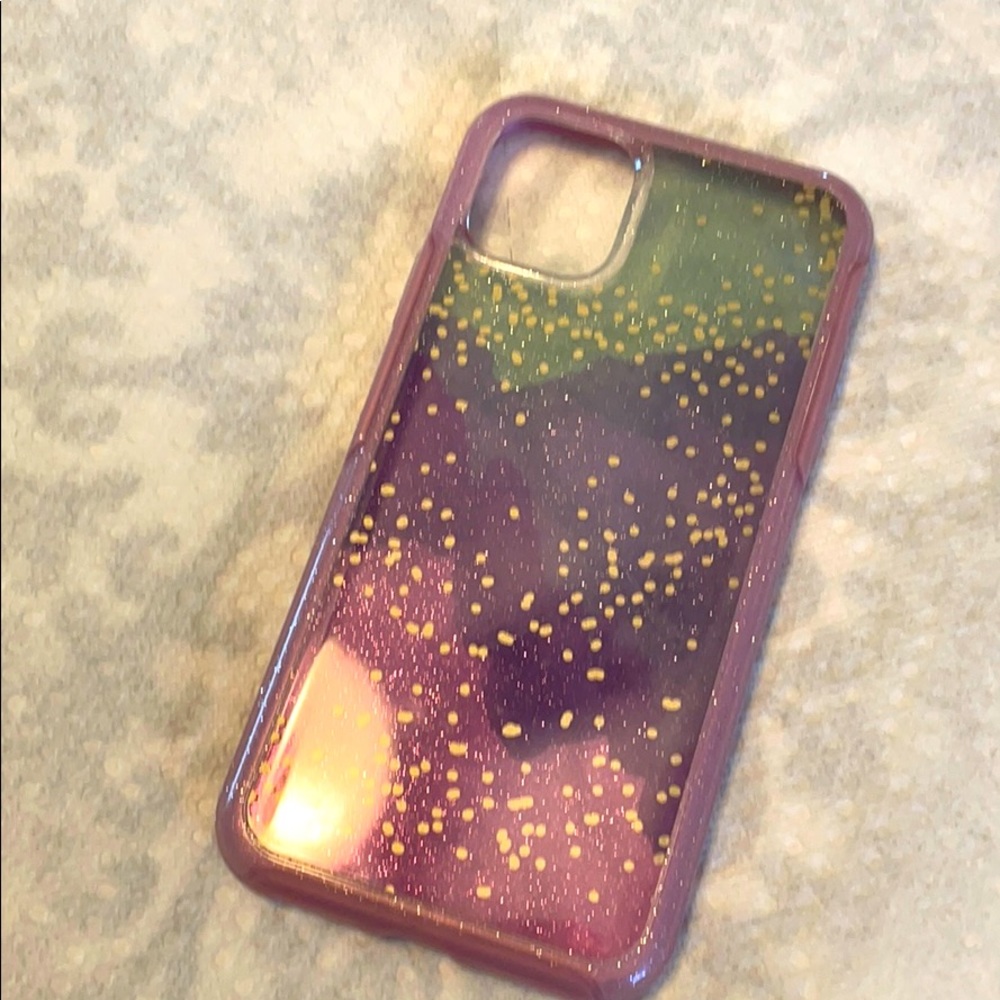 iPhone 11 Pro Max Otterbox symmetry case